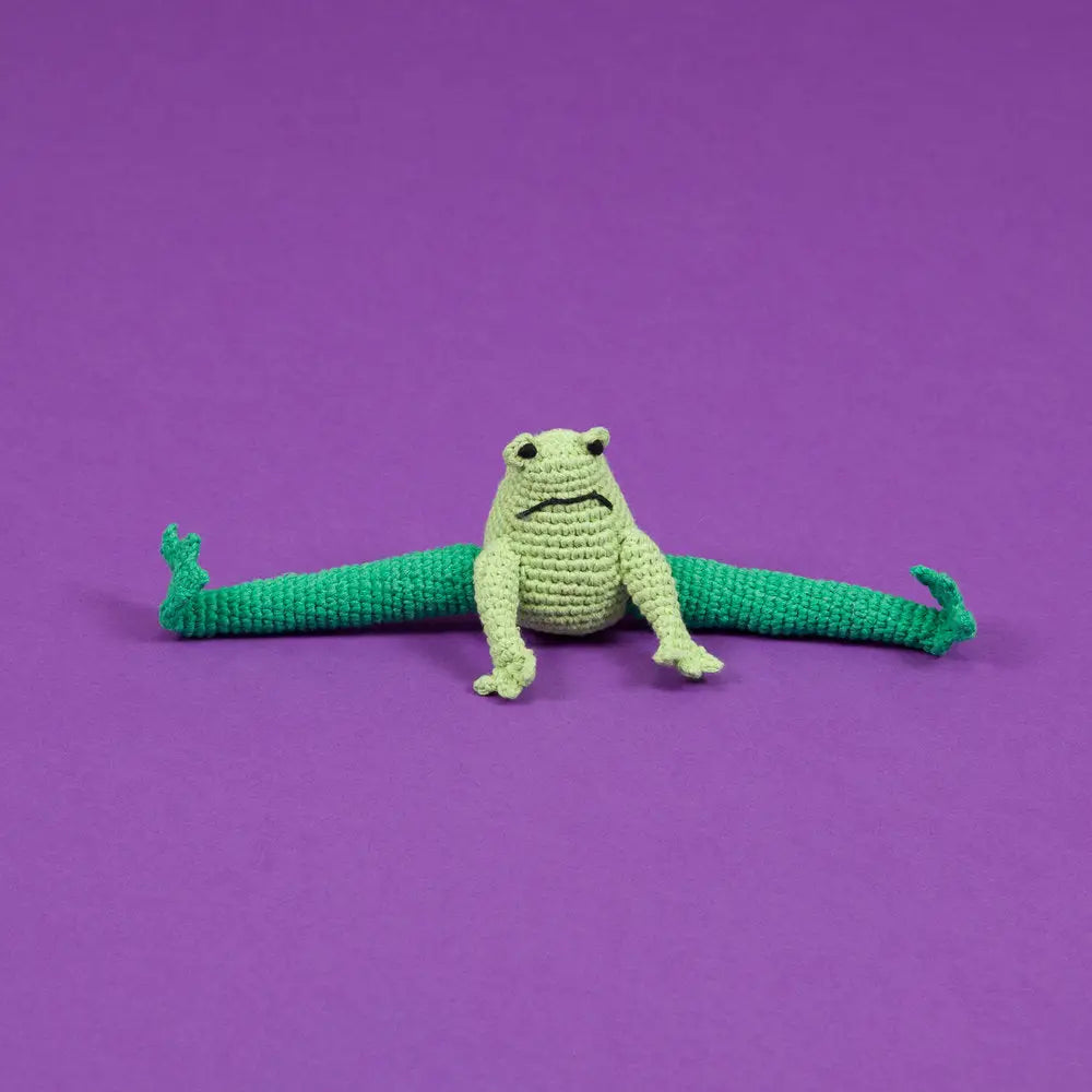 Jouet grenouille en tricot
