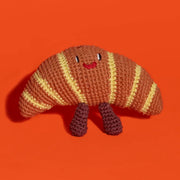 Jouet croissant en crochet