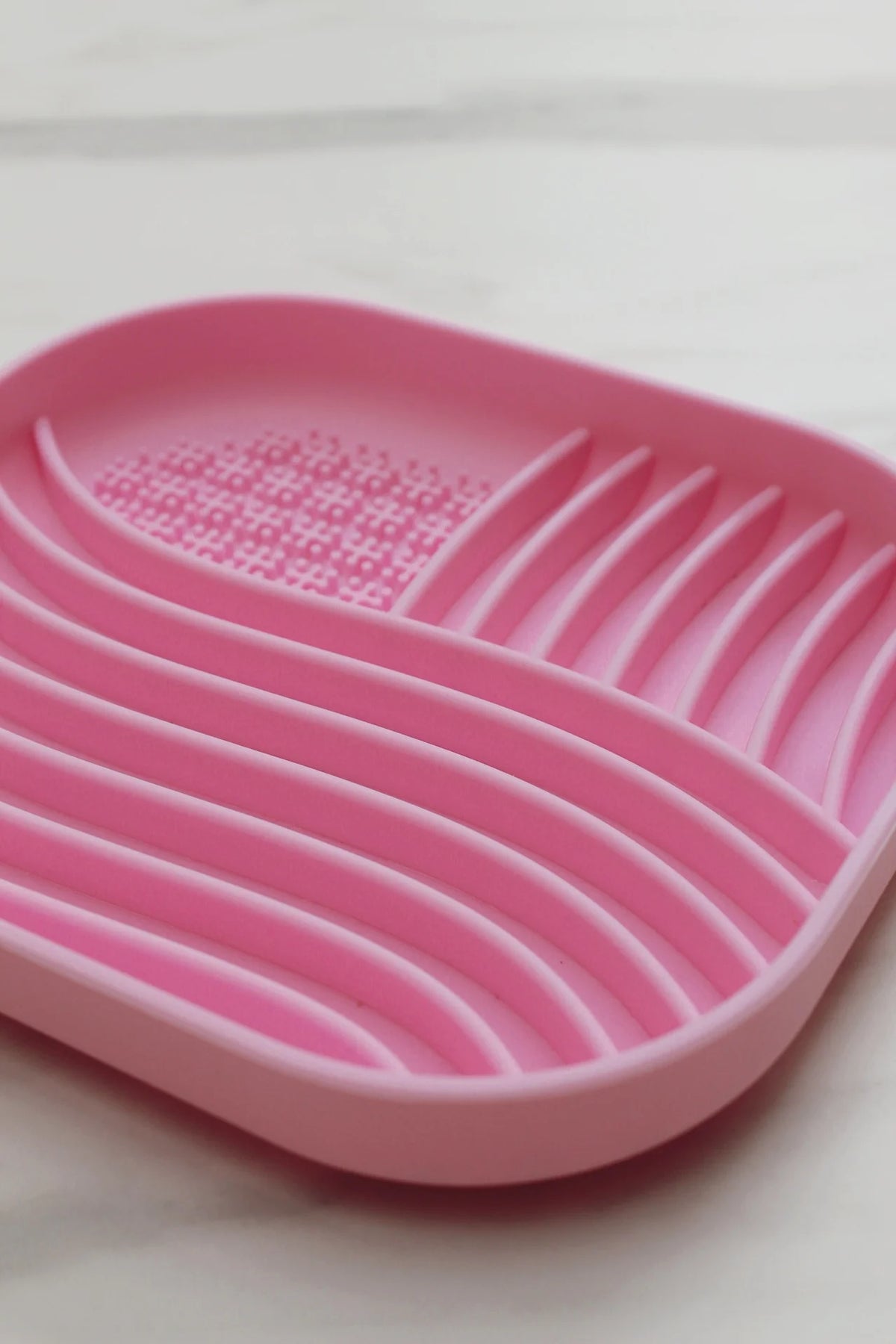 Gamelle anti-glouton rose Wavy