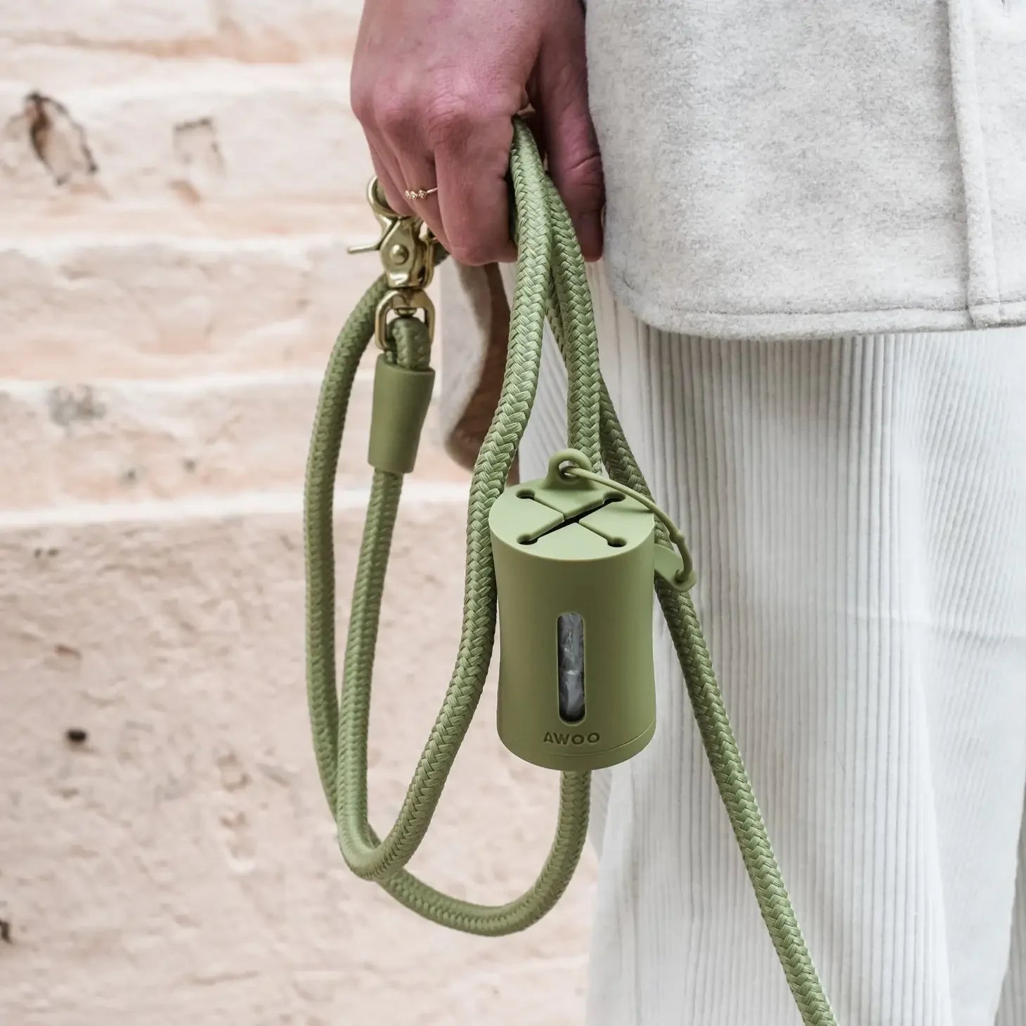 Distributeur de sacs à déjections